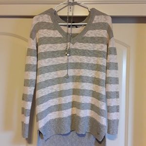 American Eagle Outfiters Sweater